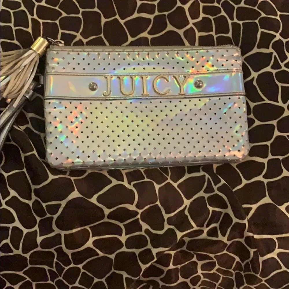 Juicy wristlets‎